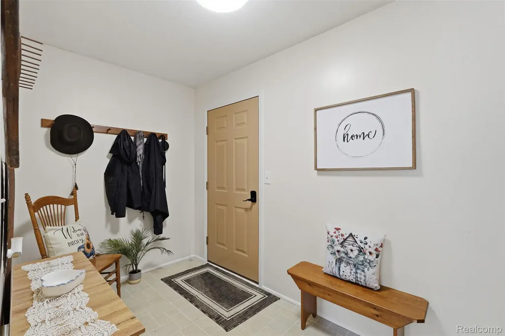 10525 Antcliff Road Norvell Township MI 49230