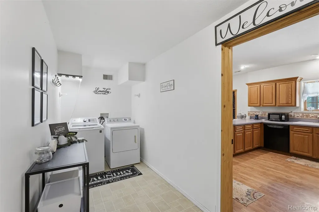 10525 Antcliff Road Norvell Township MI 49230
