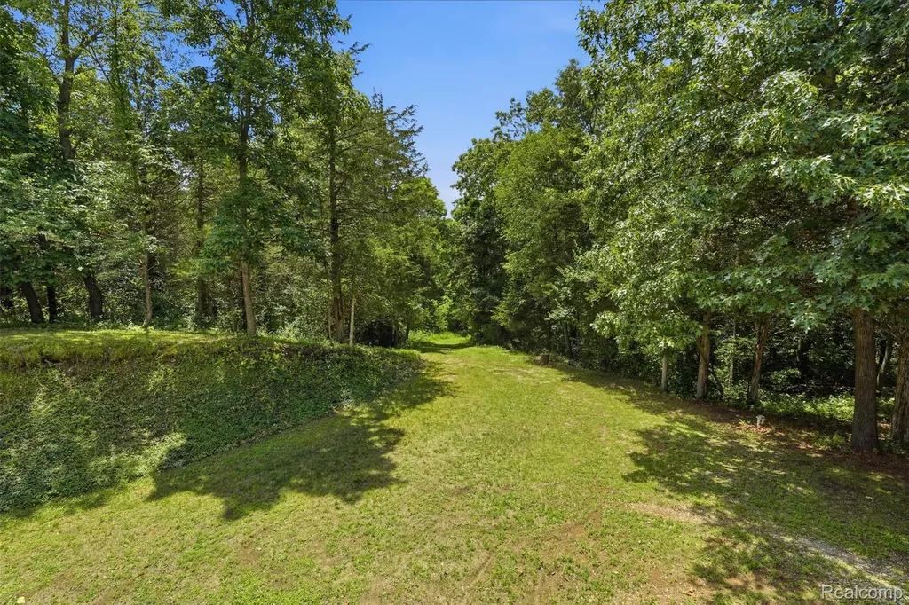 10525 Antcliff Road Norvell Township MI 49230