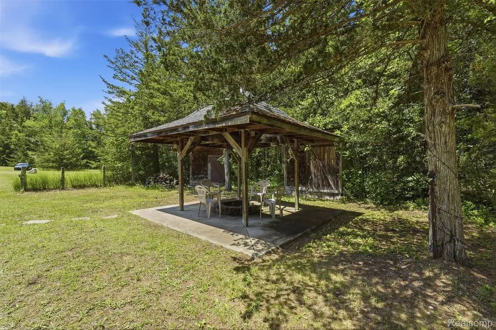 10525 Antcliff Road Norvell Township MI 49230