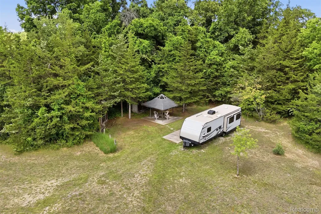 10525 Antcliff Road Norvell Township MI 49230