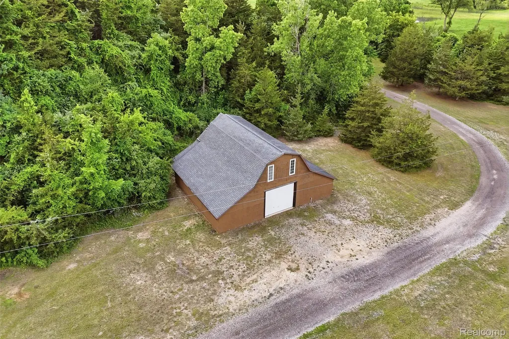 10525 Antcliff Road Norvell Township MI 49230