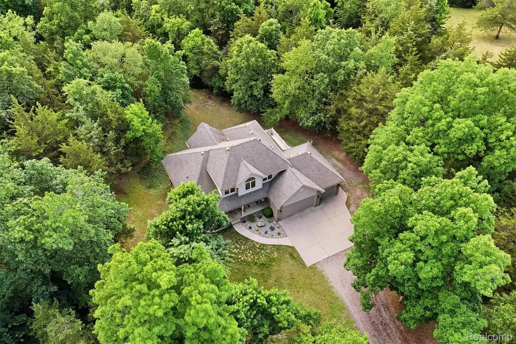 10525 Antcliff Road Norvell Township MI 49230