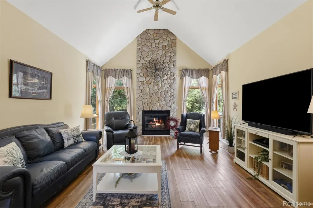 10525 Antcliff Road Norvell Township MI 49230