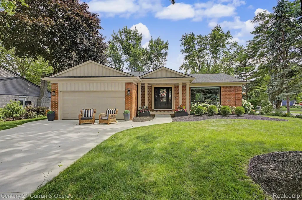 42299 Sunnydale Lane Northville Township MI 48168