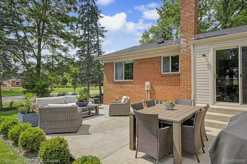 42299 Sunnydale Lane Northville Township MI 48168