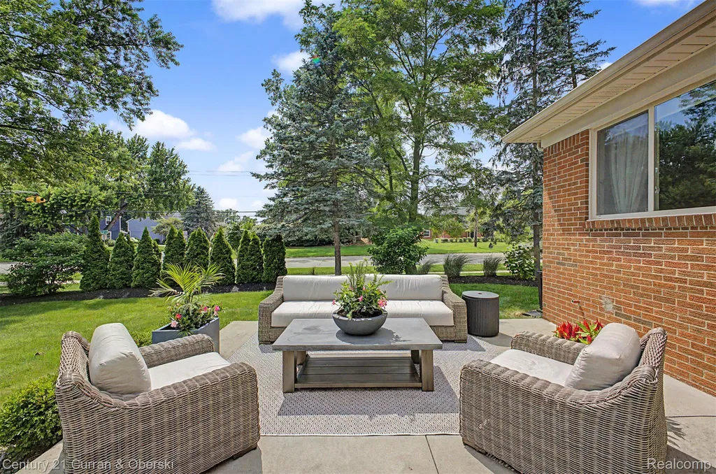 42299 Sunnydale Lane Northville Township MI 48168