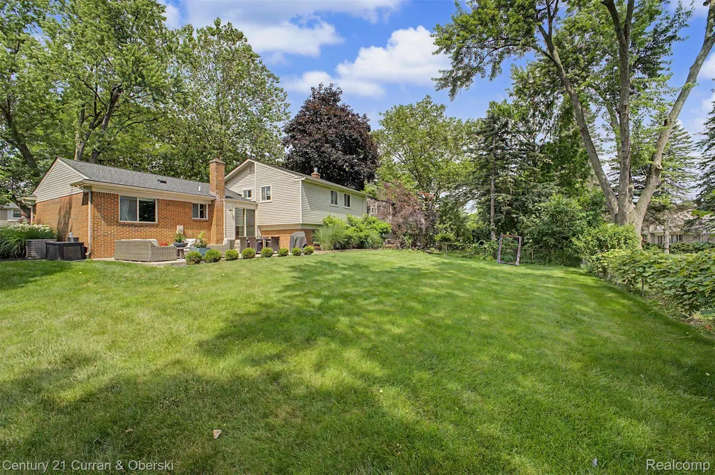 42299 Sunnydale Lane Northville Township MI 48168