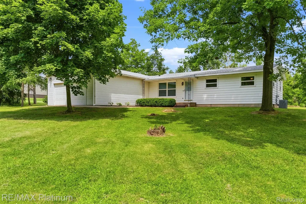 8370 W Rolston Road Argentine Township MI 48451