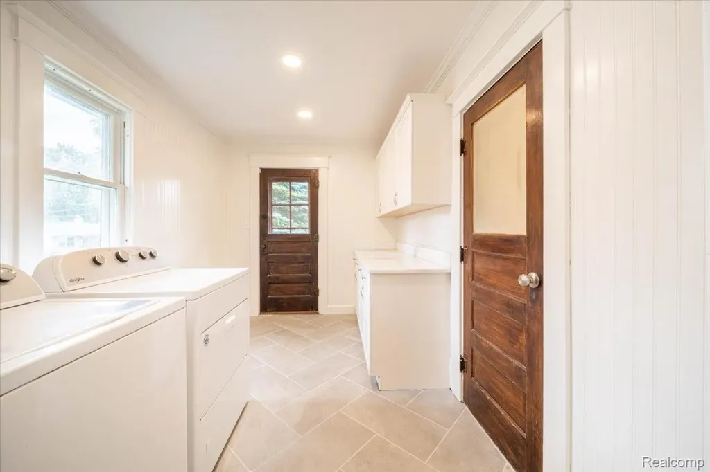 438 N Bailey Street Romeo Village MI 48065
