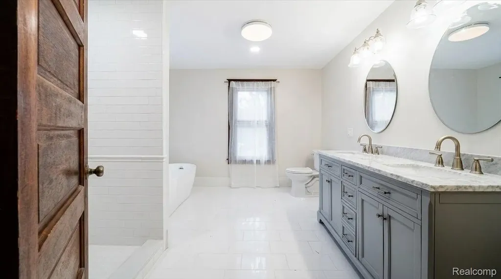 438 N Bailey Street Romeo Village MI 48065