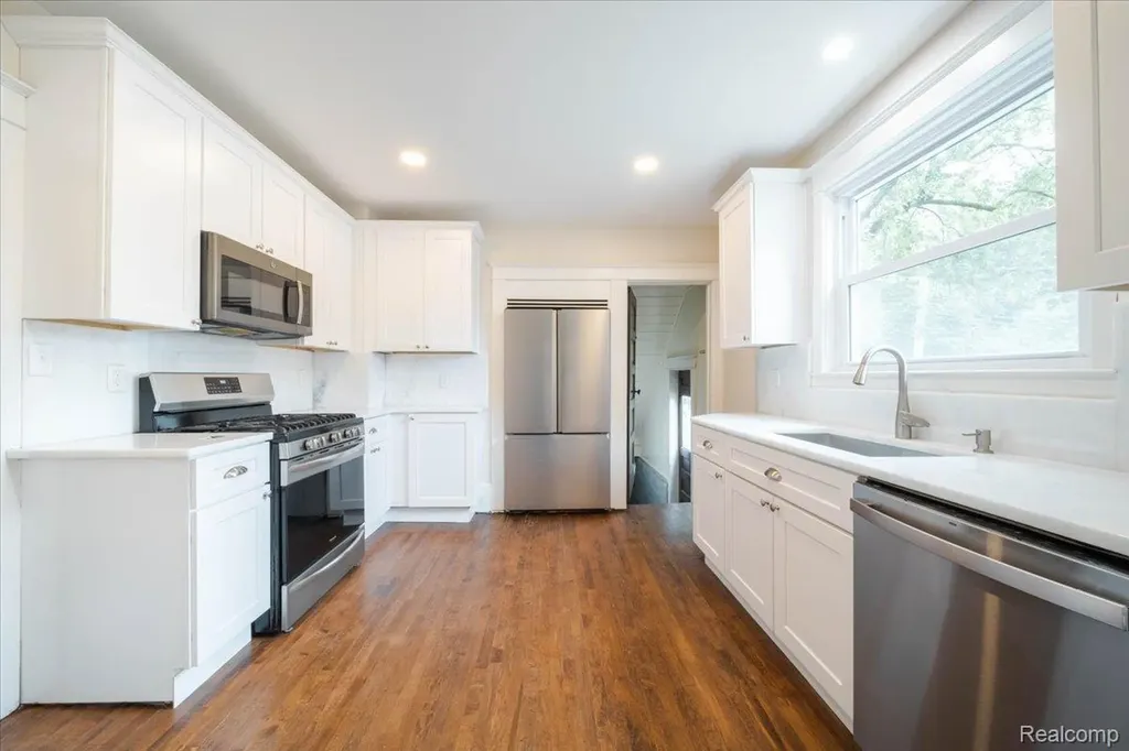 438 N Bailey Street Romeo Village MI 48065