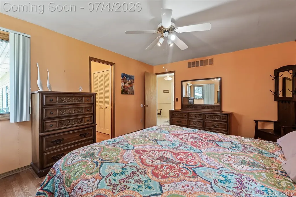 93 Danforth Street White Lake Charter Township MI 48386