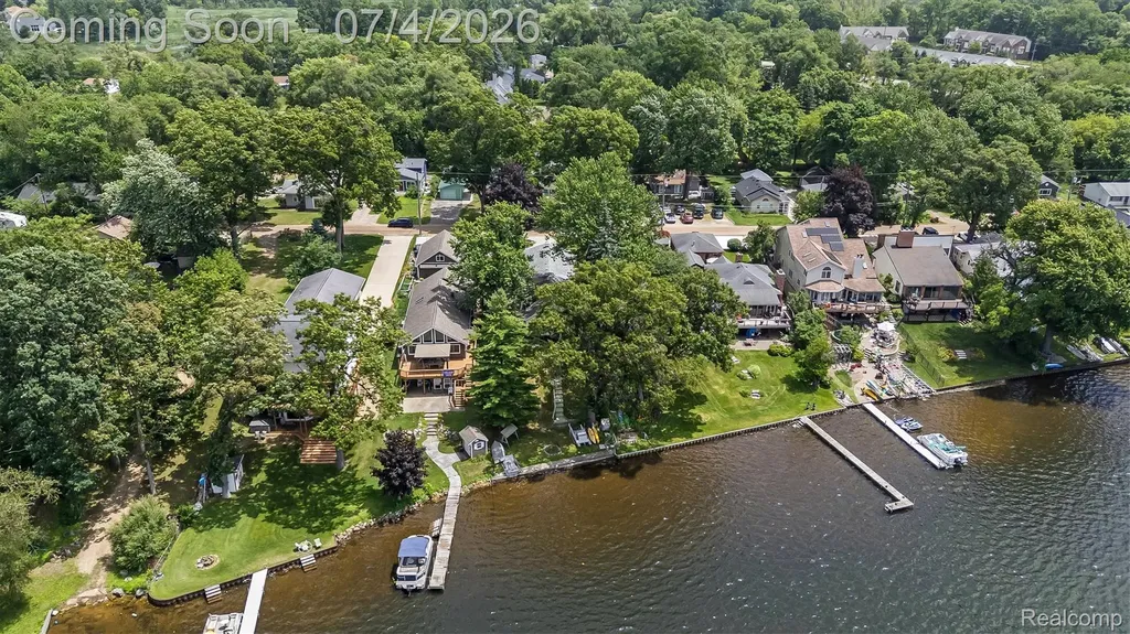 93 Danforth Street White Lake Charter Township MI 48386