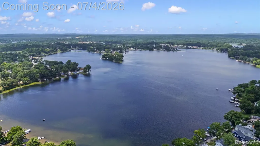 93 Danforth Street White Lake Charter Township MI 48386