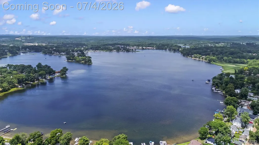 93 Danforth Street White Lake Charter Township MI 48386