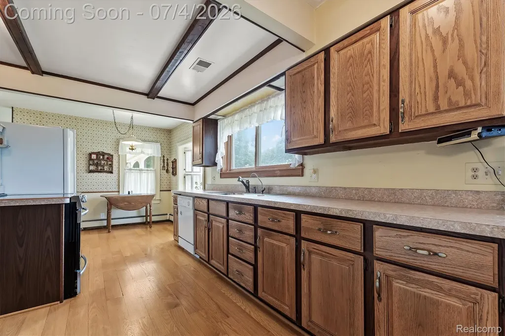 93 Danforth Street White Lake Charter Township MI 48386
