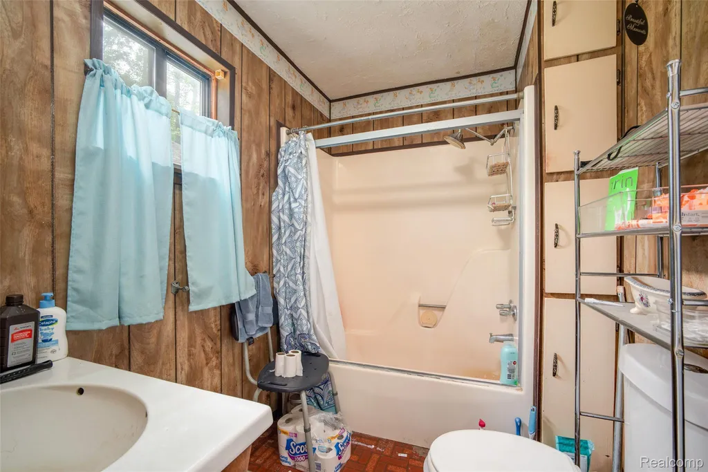 3392 Columbia Drive Foster Township MI 48661