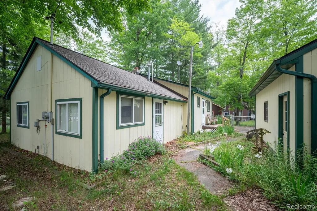 3392 Columbia Drive Foster Township MI 48661