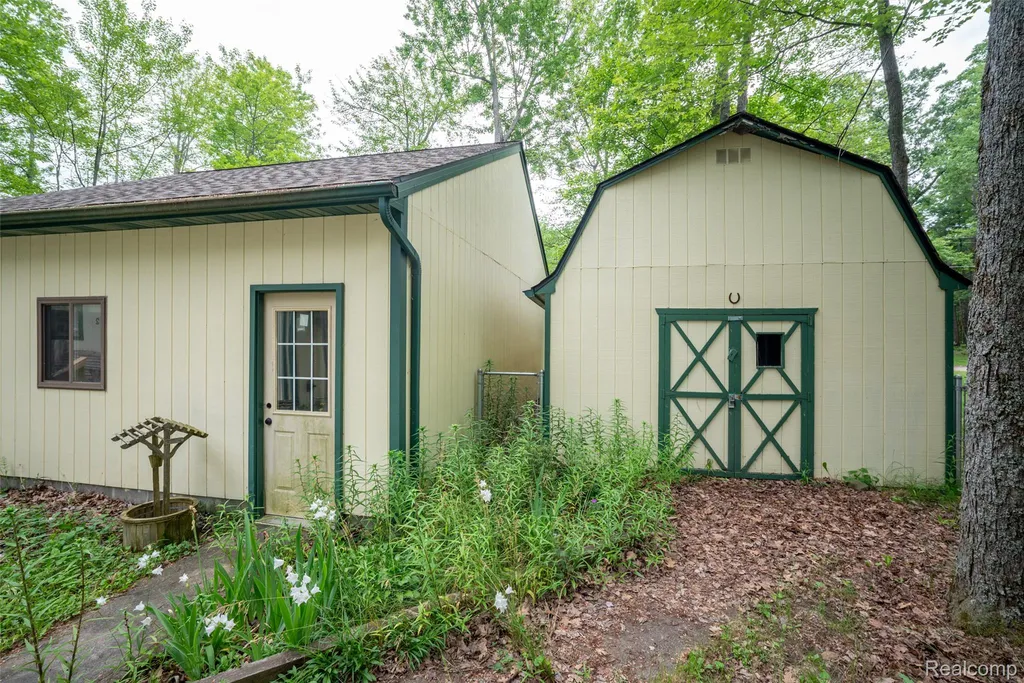 3392 Columbia Drive Foster Township MI 48661