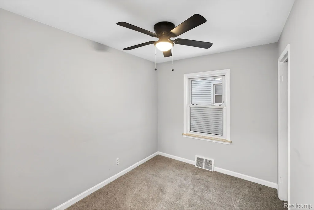 18827 Woodside Street Harper Woods City MI 48225