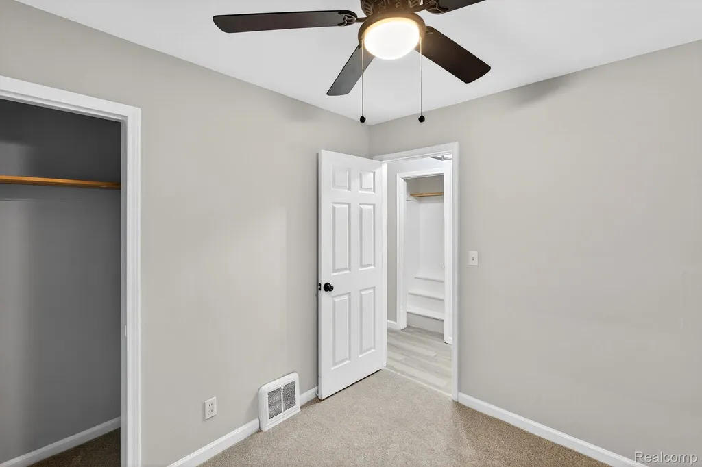 18827 Woodside Street Harper Woods City MI 48225