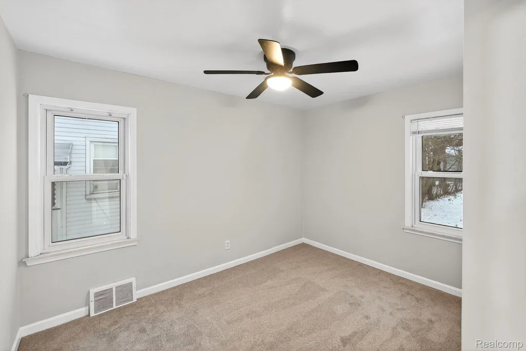 18827 Woodside Street Harper Woods City MI 48225