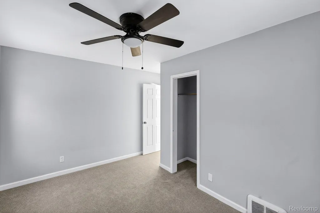 18827 Woodside Street Harper Woods City MI 48225