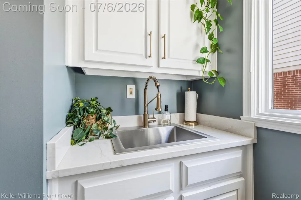 57558 Suffield Drive Washington Township MI 48094