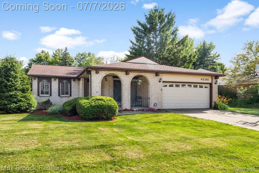 45361 Indian Creek Drive Canton Charter Township MI 48187