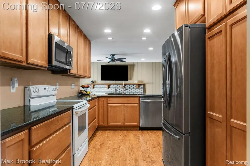 45361 Indian Creek Drive Canton Charter Township MI 48187