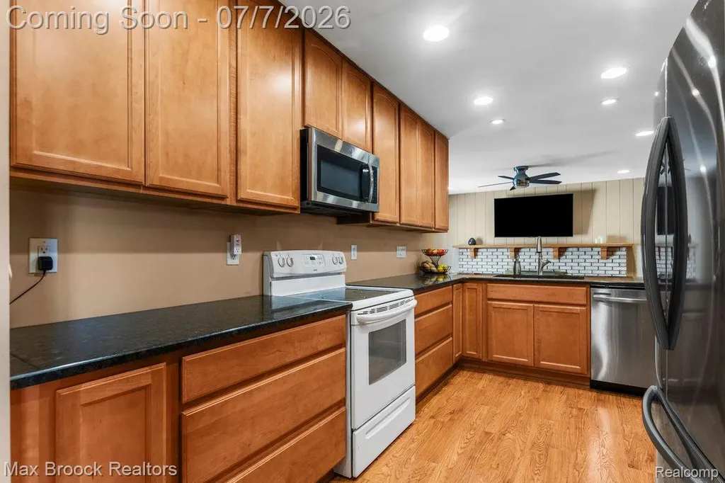 45361 Indian Creek Drive Canton Charter Township MI 48187