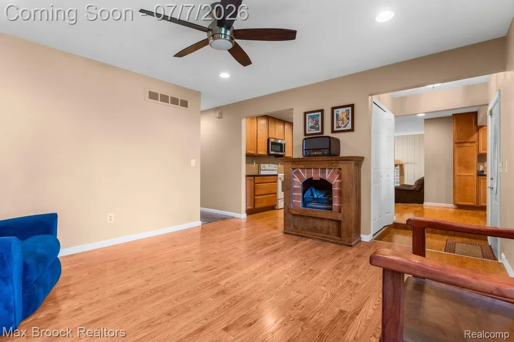 45361 Indian Creek Drive Canton Charter Township MI 48187