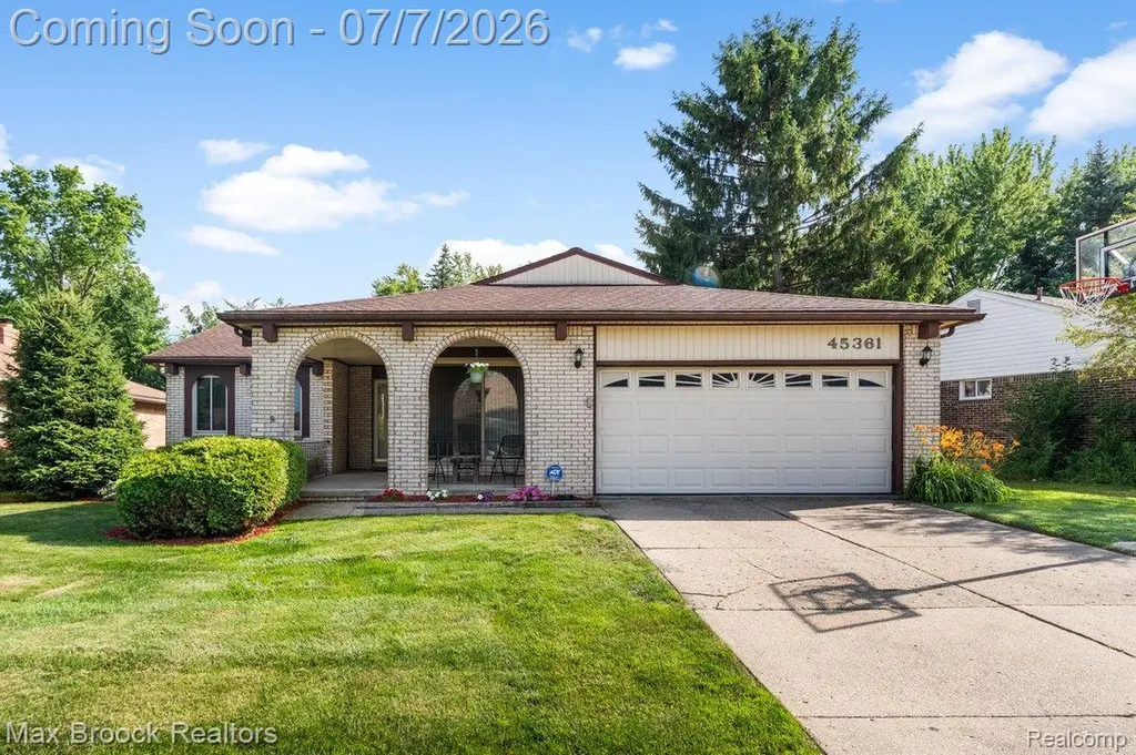 45361 Indian Creek Drive Canton Charter Township MI 48187