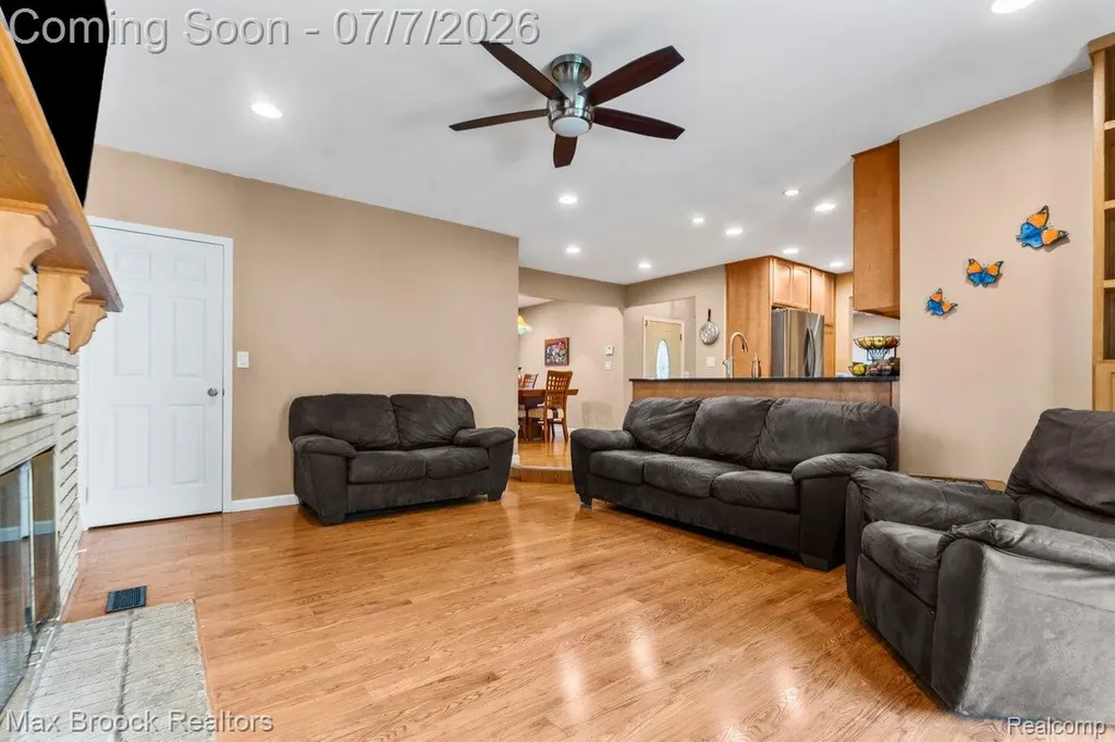 45361 Indian Creek Drive Canton Charter Township MI 48187