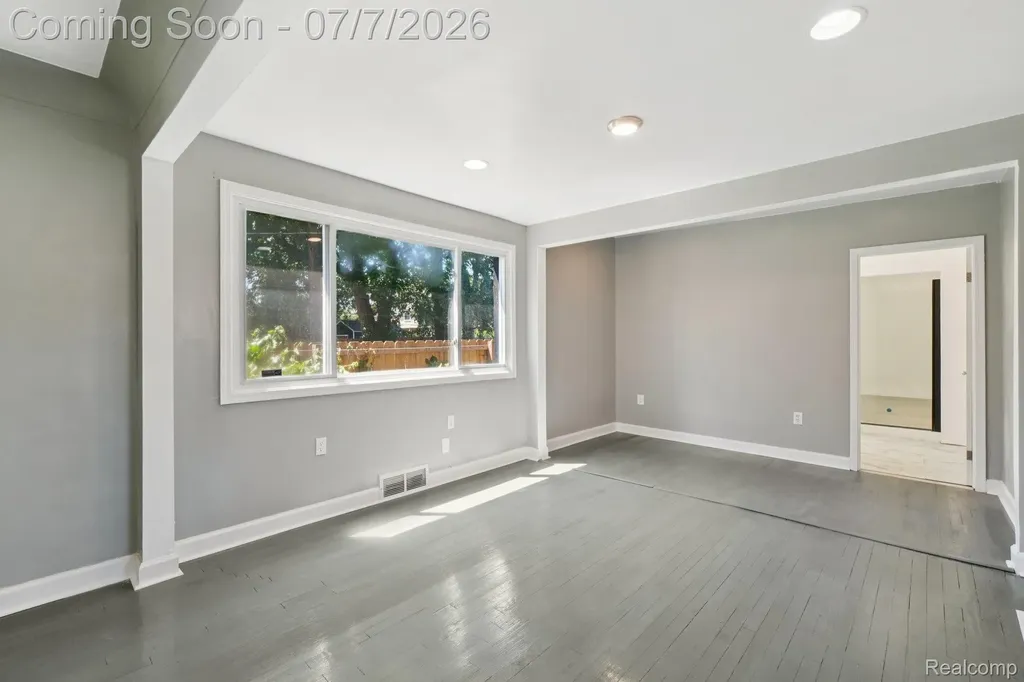 19211 Birwood Street Detroit City MI 48221