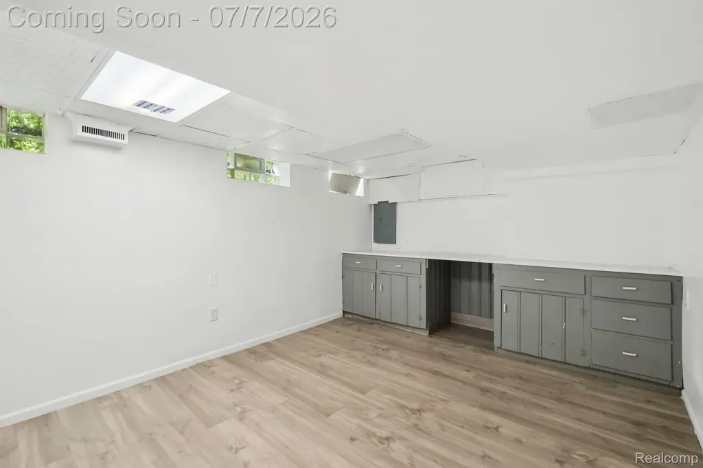 19211 Birwood Street Detroit City MI 48221