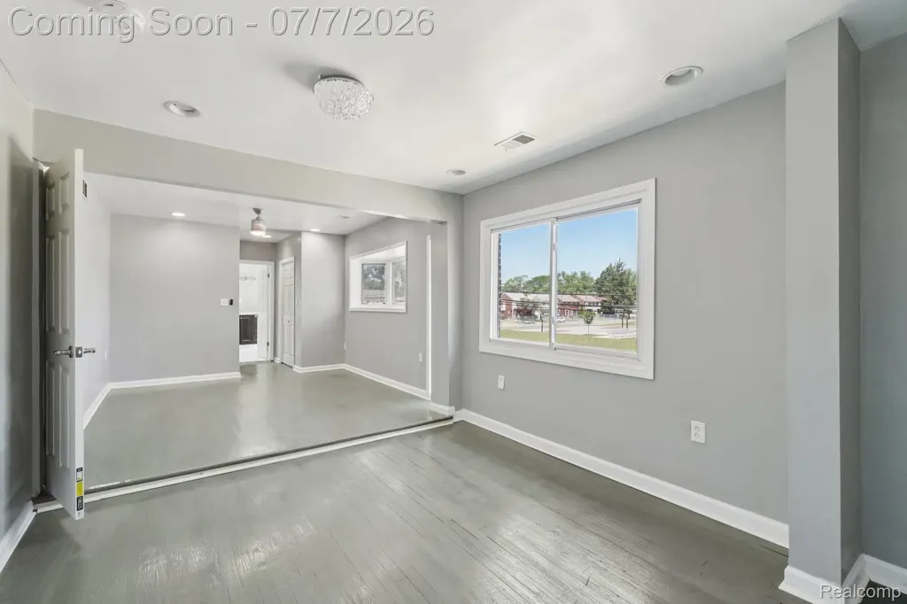 19211 Birwood Street Detroit City MI 48221