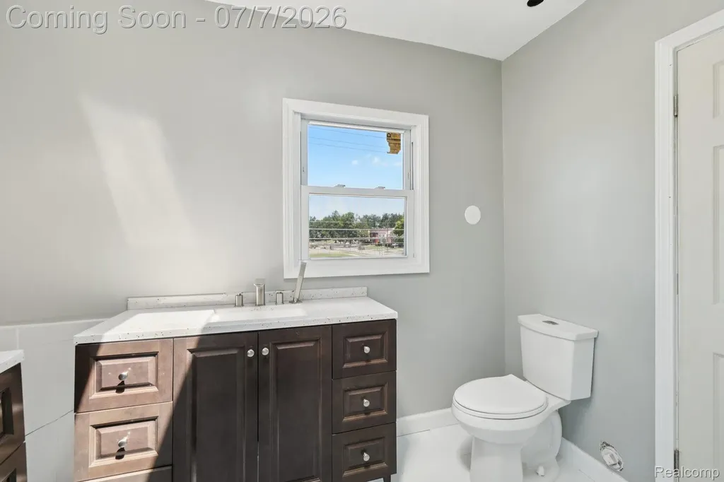 19211 Birwood Street Detroit City MI 48221