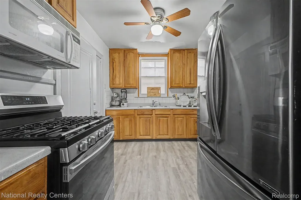 6348 Coleman Street Dearborn City MI 48126