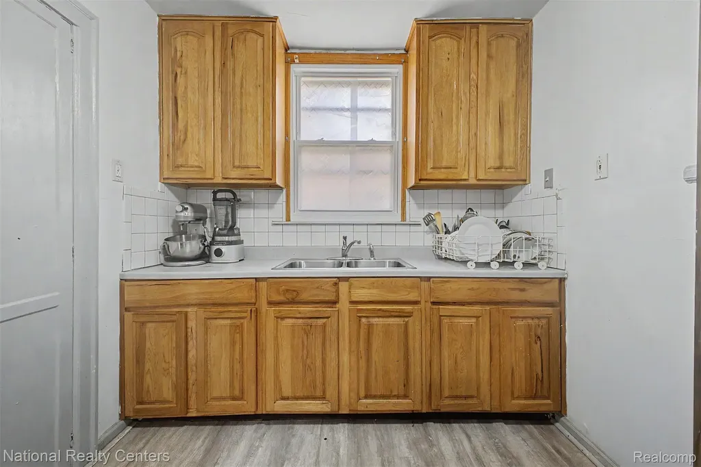 6348 Coleman Street Dearborn City MI 48126