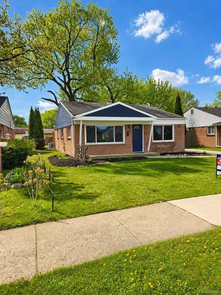 30731 Steinhauer Street Westland City MI 48186