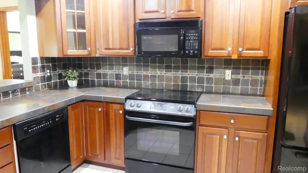 8051 Prestonwood Court Flushing Charter Township MI 48433