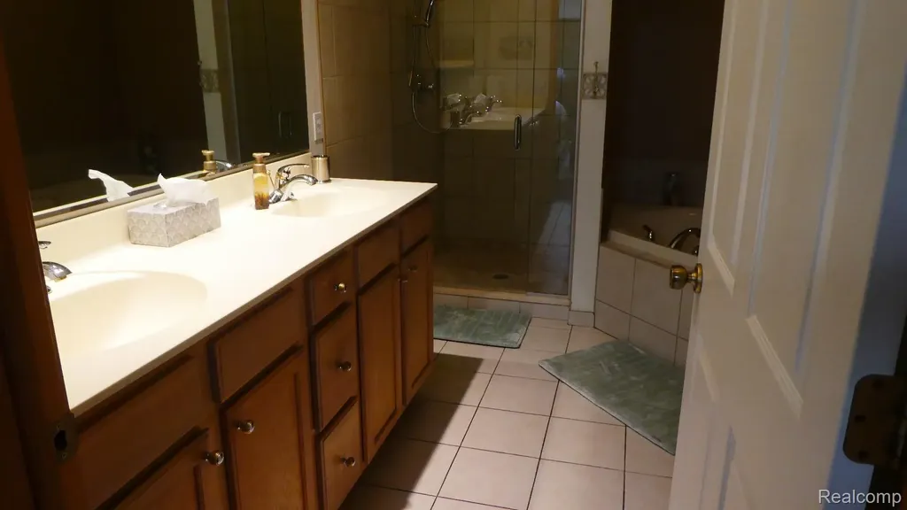 8051 Prestonwood Court Flushing Charter Township MI 48433