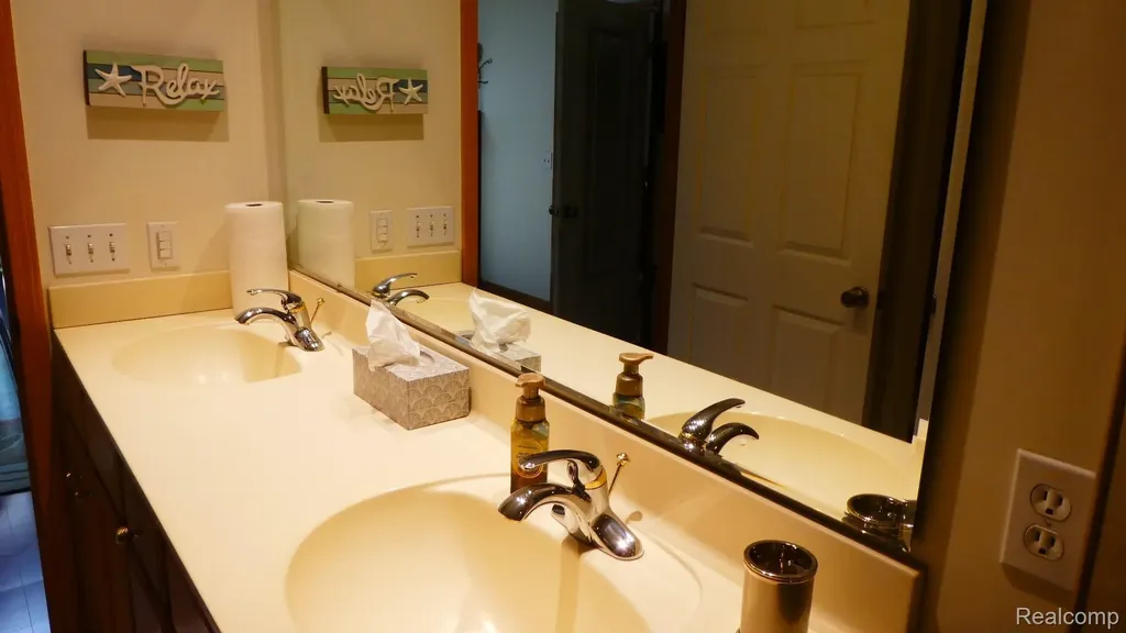 8051 Prestonwood Court Flushing Charter Township MI 48433