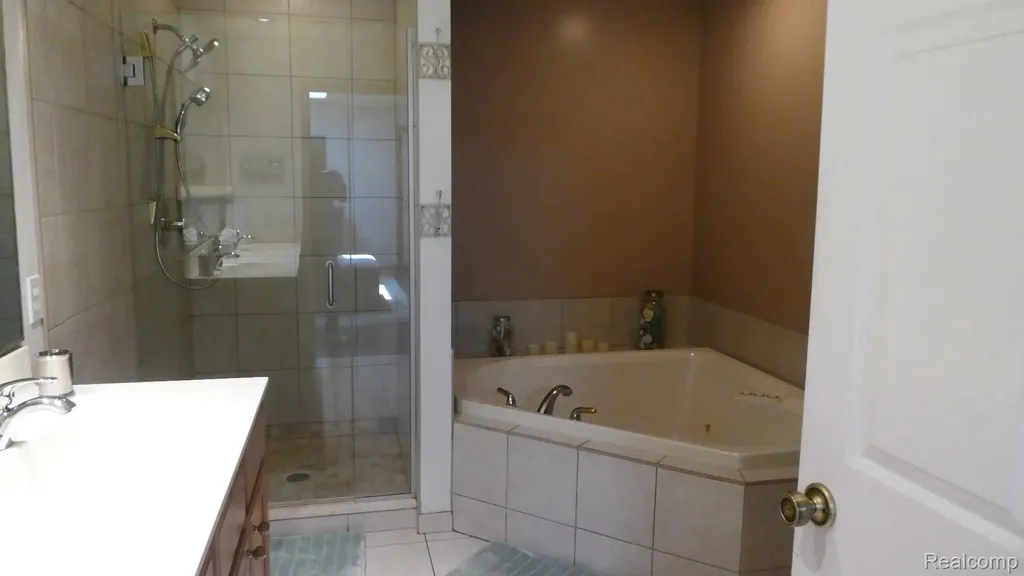8051 Prestonwood Court Flushing Charter Township MI 48433