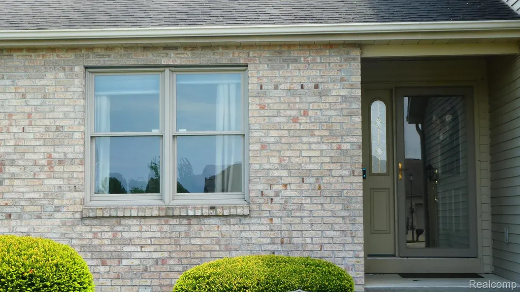 8051 Prestonwood Court Flushing Charter Township MI 48433