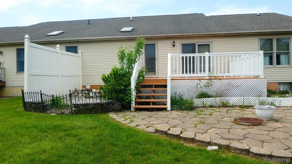 8051 Prestonwood Court Flushing Charter Township MI 48433