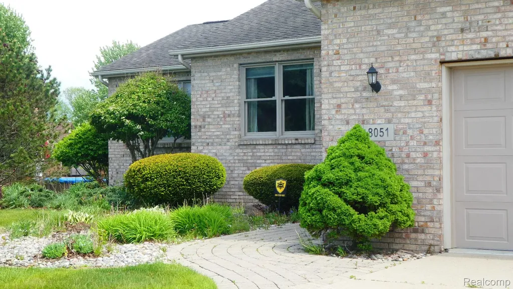 8051 Prestonwood Court Flushing Charter Township MI 48433