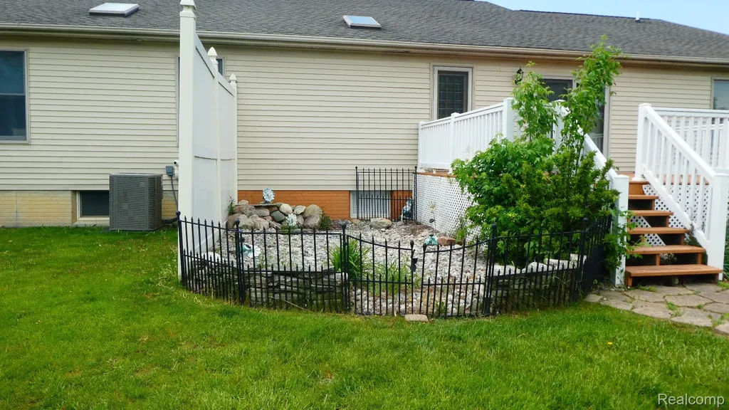 8051 Prestonwood Court Flushing Charter Township MI 48433